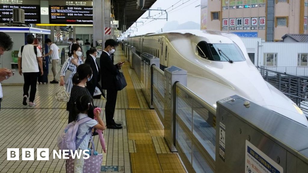 Japan train driver sues over 49 cents in docked wages - BBC News