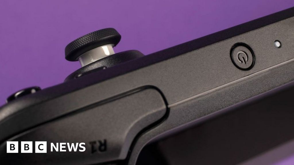 Valve Steam Deck: What is the new PC console? - BBC Newsround