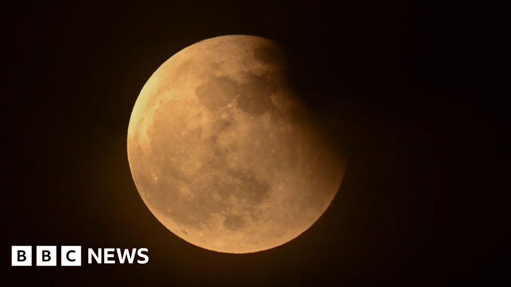 Full lunar eclipse to bring super blood Moon