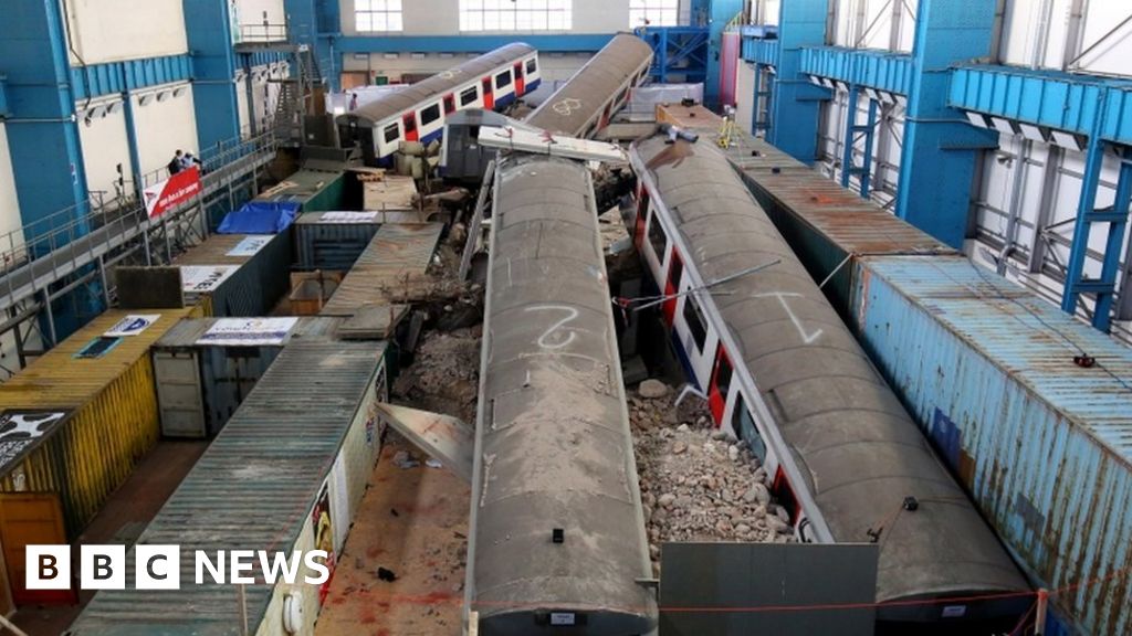 Rescuers train for tower block collapse – BBC News