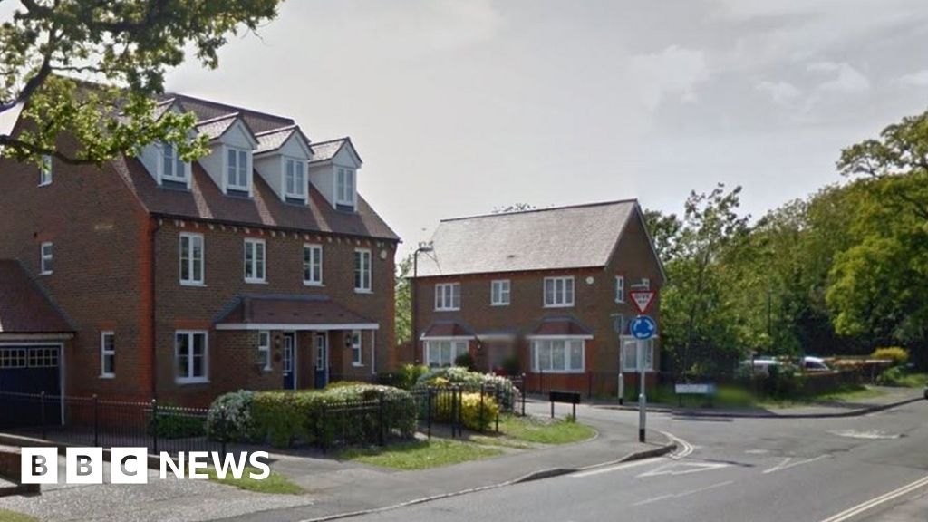 Burgess Hill Man detained for attacking offduty traffic warden BBC News