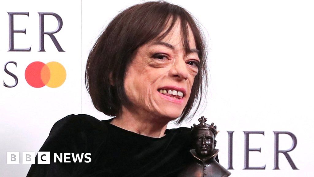 Liz Carr calls for theatres to host facemask-only performances
