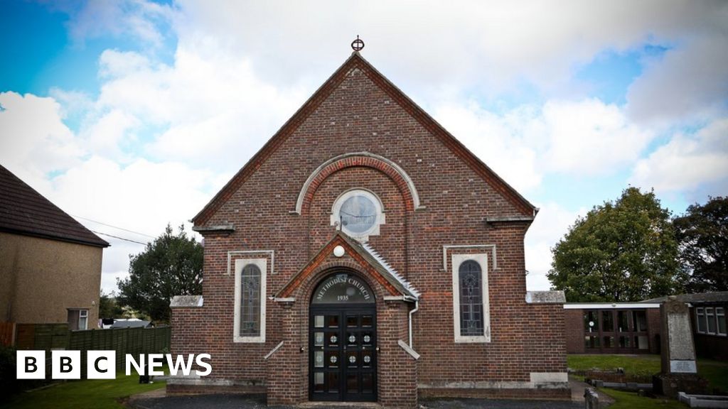 Church of England and Methodists to discuss sharing clergy - BBC News