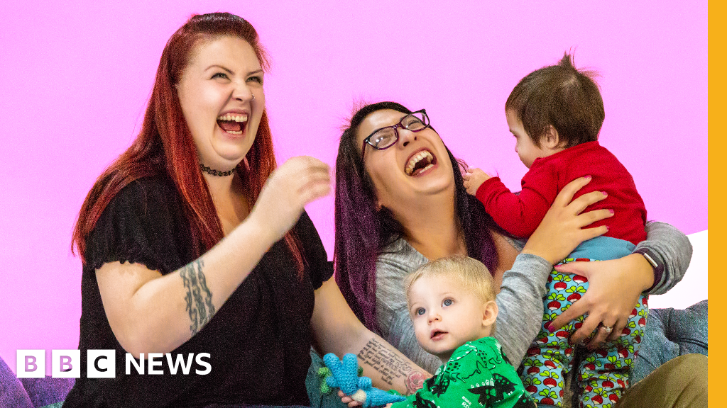 Breastfeeding And Formula Feeding Mums Share Stories Bbc News