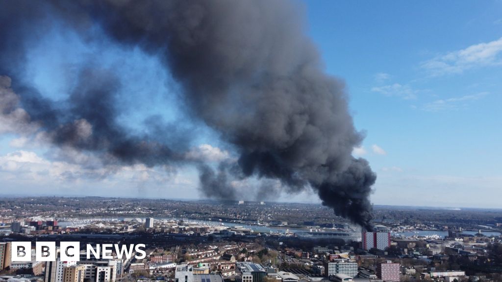 Feuer in Southampton: Großbrand in der Nähe des St. Mary's Stadium