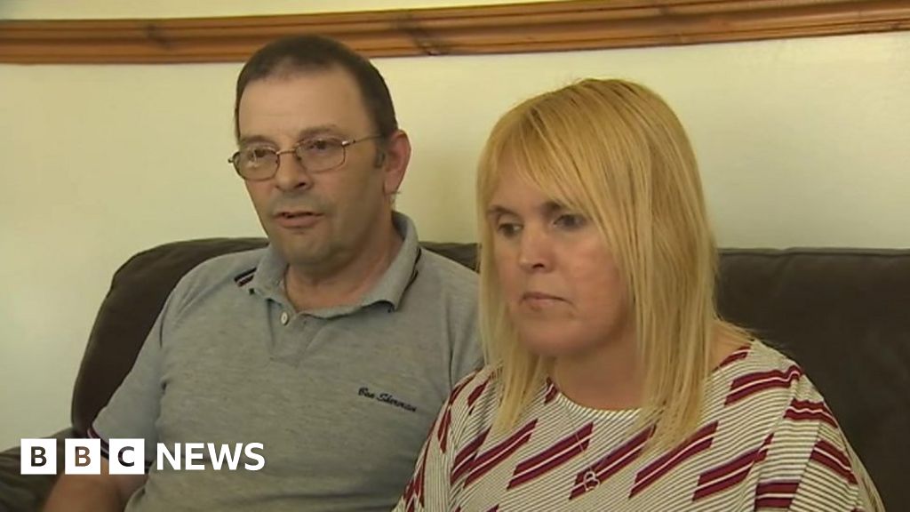 Parent's 'shock' after autistic boy left on school bus - BBC News