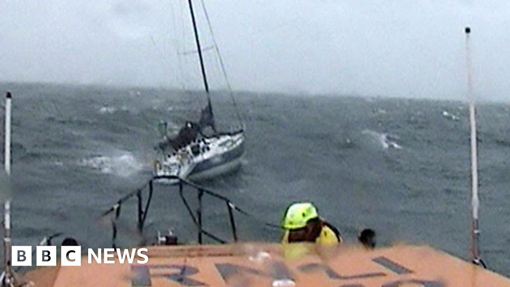 Video shows yacht rescue in 'brutal' conditions - BVM Sports