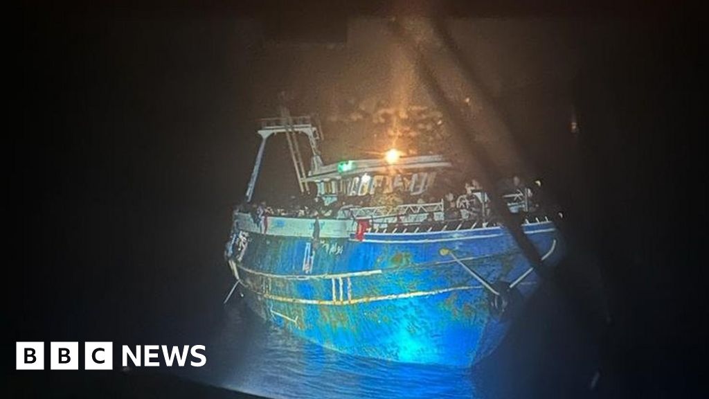 GRÈCE CATASTROPHE DE BATEAU: La BBC a déclaré que le bateau chaviré avait 100 enfants dessus