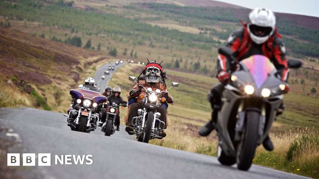 Riders take part in 20th Thunder in the Glens in Aviemore BBC News