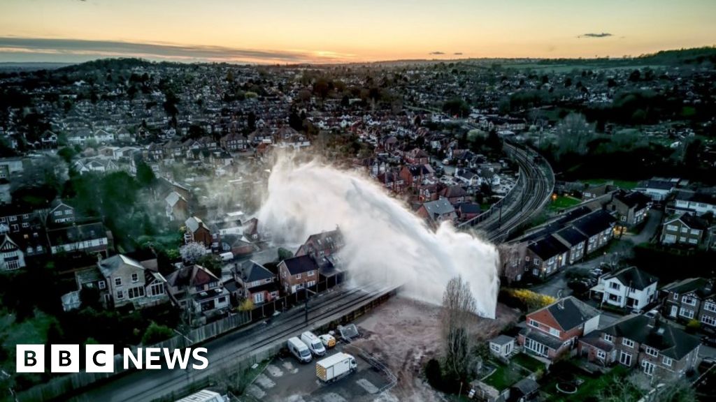 Beeston: Damaged pipe sees water shooting over houses