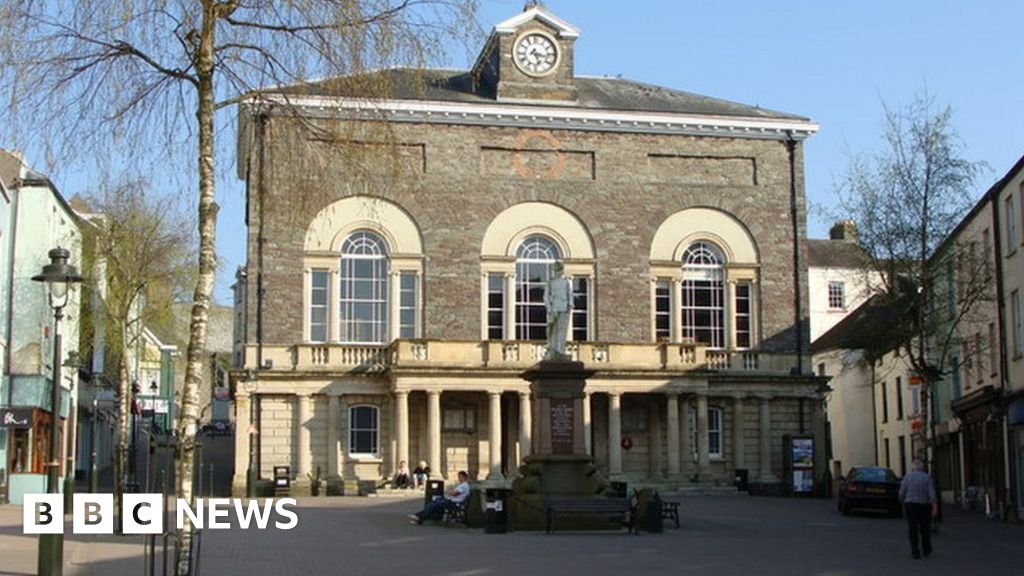 carmarthen-guildhall-to-be-converted-to-restaurant