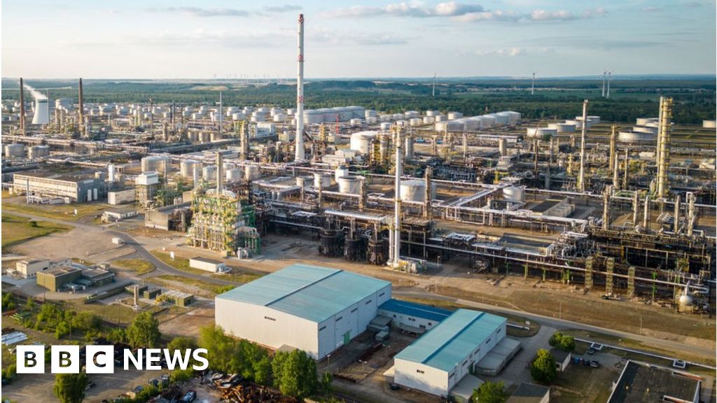 Germany takes control of three Rosneft oil refineries