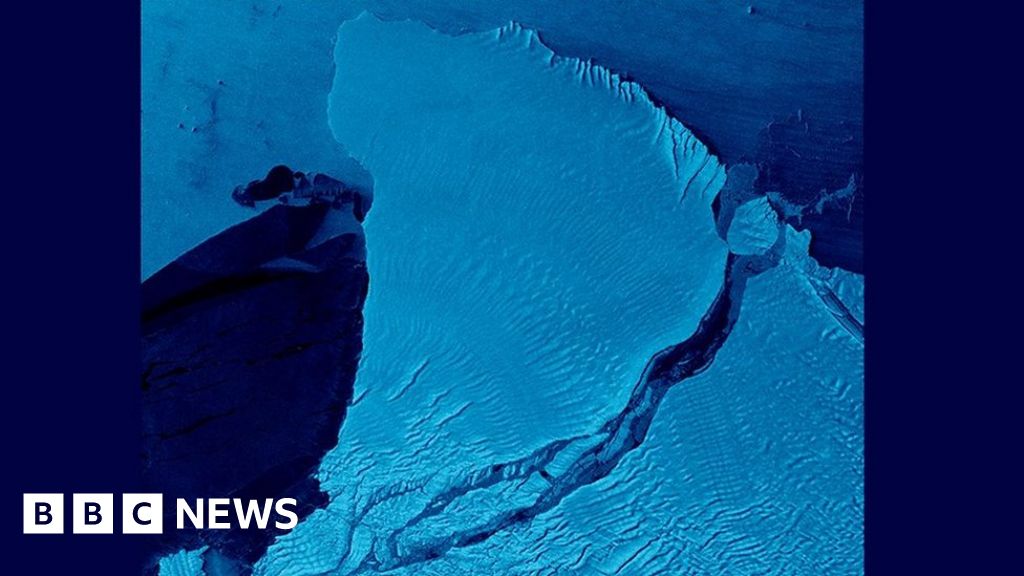Satellite radar spies big Antarctic iceberg