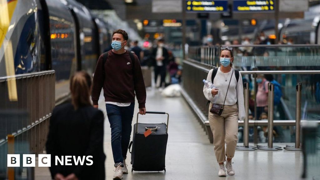 France travel ban: Ports and Eurostar busy ahead of Covid restrictions