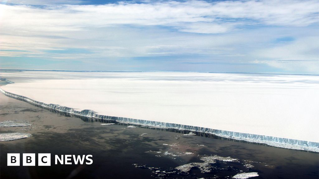 Why do ice cubes crack when you put them in water? - BBC Science