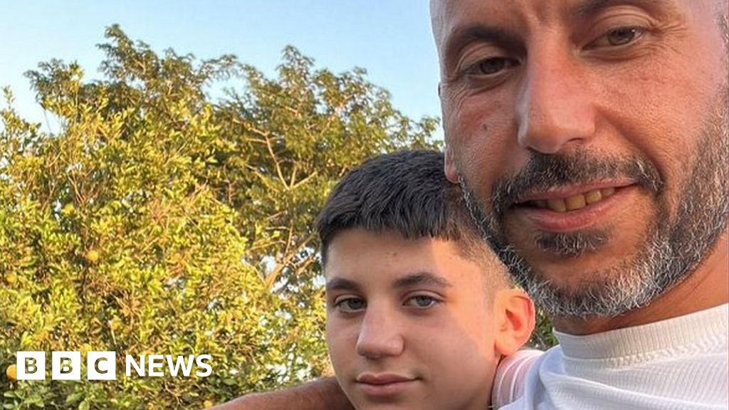 Британско семейство което избяга от Газа само с малък куфар