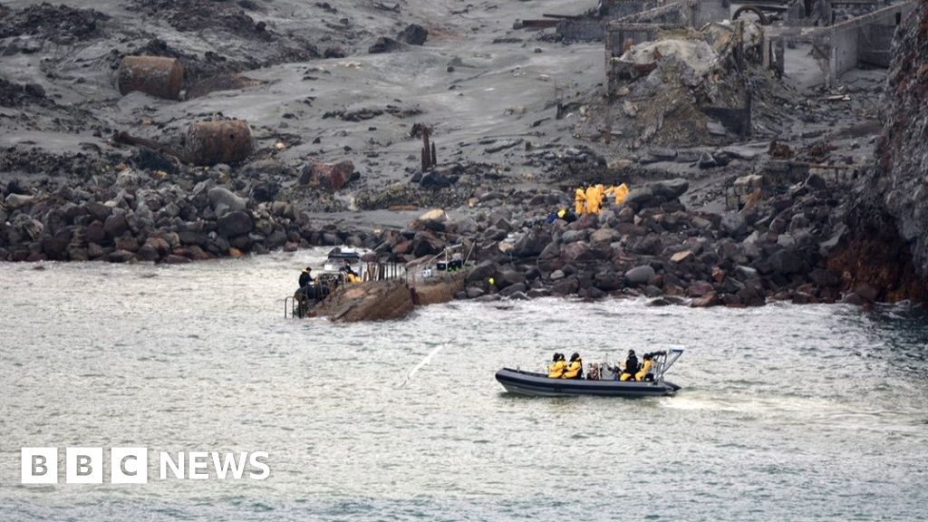 New Zealand volcano: Search resumes for two remaining bodies