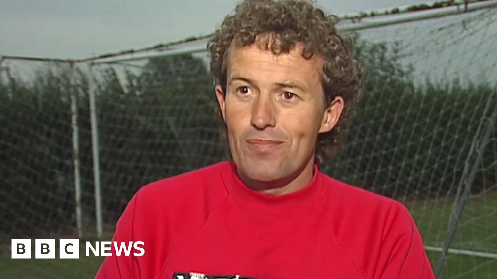 Ex Football Coach Barry Bennell Charged With 21 More Sex Offences Bbc