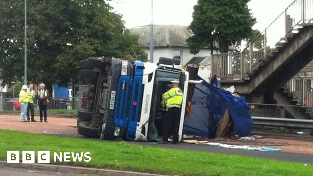 Bin Lorry Overturns On Roundabout In Dundee Bbc News