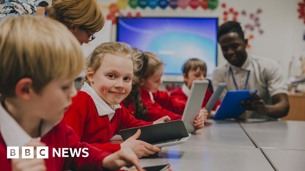 What are school league tables and why do they matter? BBC News