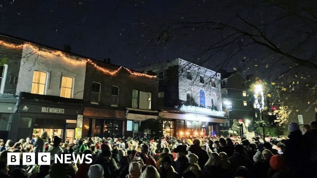 Columbia Road carols cancelled after Tiktok videos draw huge crowds