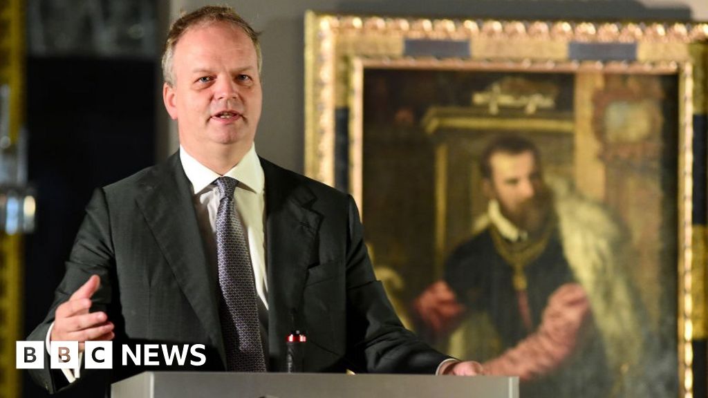 Uffizi gallery director Schmidt lays down email rules in Italy