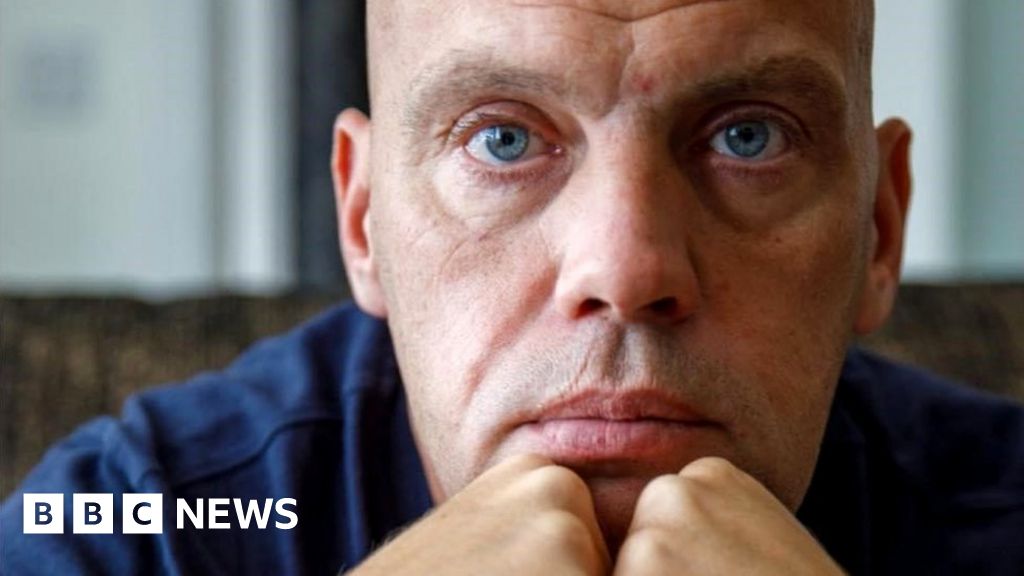 'I was a heroin addict - now I'm guarding Buckingham Palace'