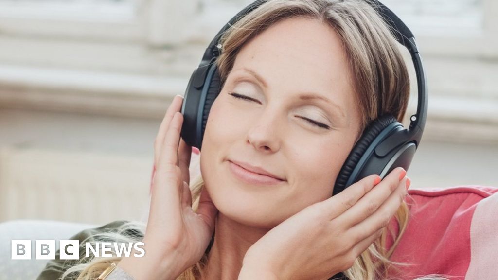 Coronavirus Radio Listening Booms While Music Streaming Stalls