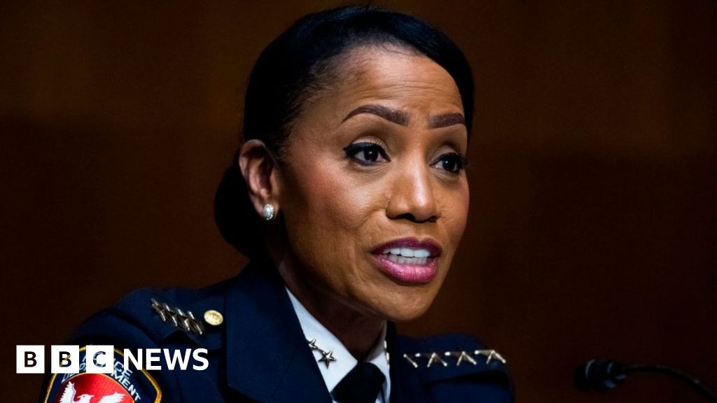 Tyre Nichols: Memphis police under scrutiny in fatal traffic stop