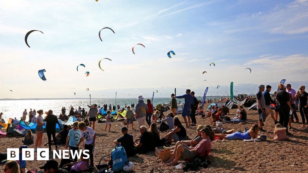 Hayling Island Kitesurfing Armada Festival cancelled over licence