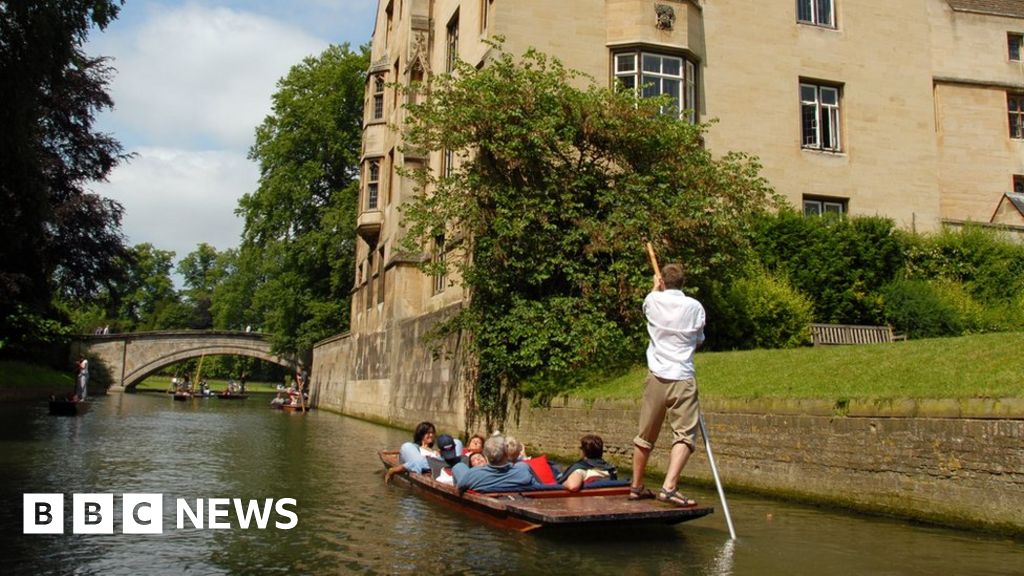 Ban on Cambridge river touts punting for business - BBC News