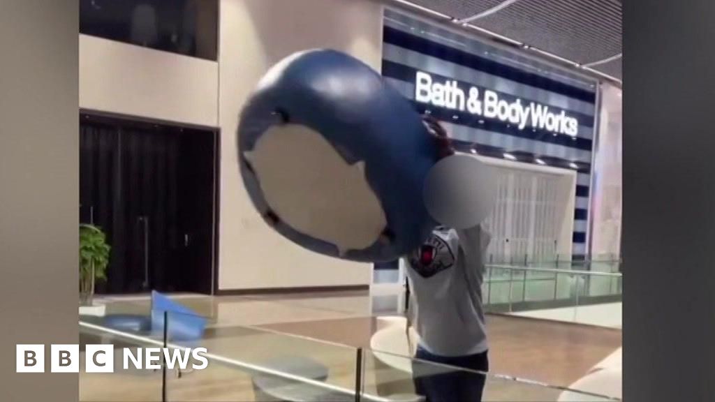 Westfield Stratford: Teens arrested after seat thrown from height