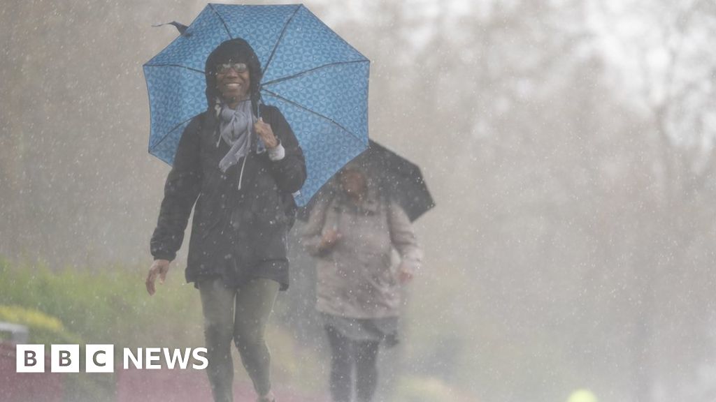 UK weather: Rain and 60mph wind gusts to replace Easter sunshine