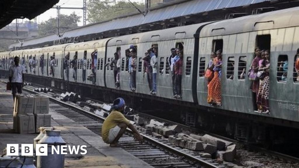 India teenager dies after 'freak' train selfie BBC News
