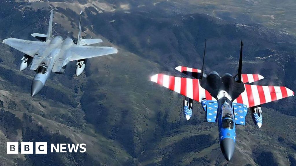 Boeing defence workers set to strike in new blow to aviation giant