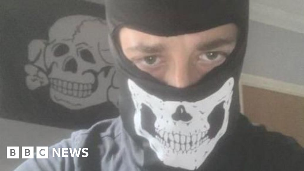 Teen tried to buy gun for terrorist attack, court told