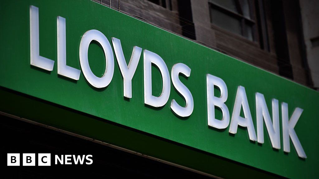 Lloyds Bank: UK government no longer top shareholder - BBC News