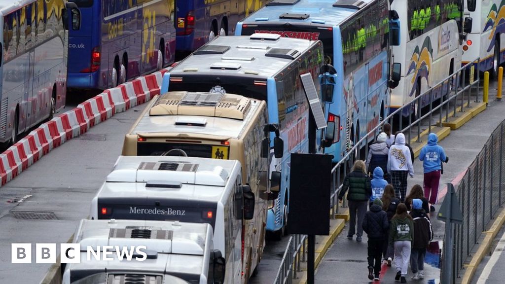 dover-delays-long-waits-despite-extra-ferries-overnight