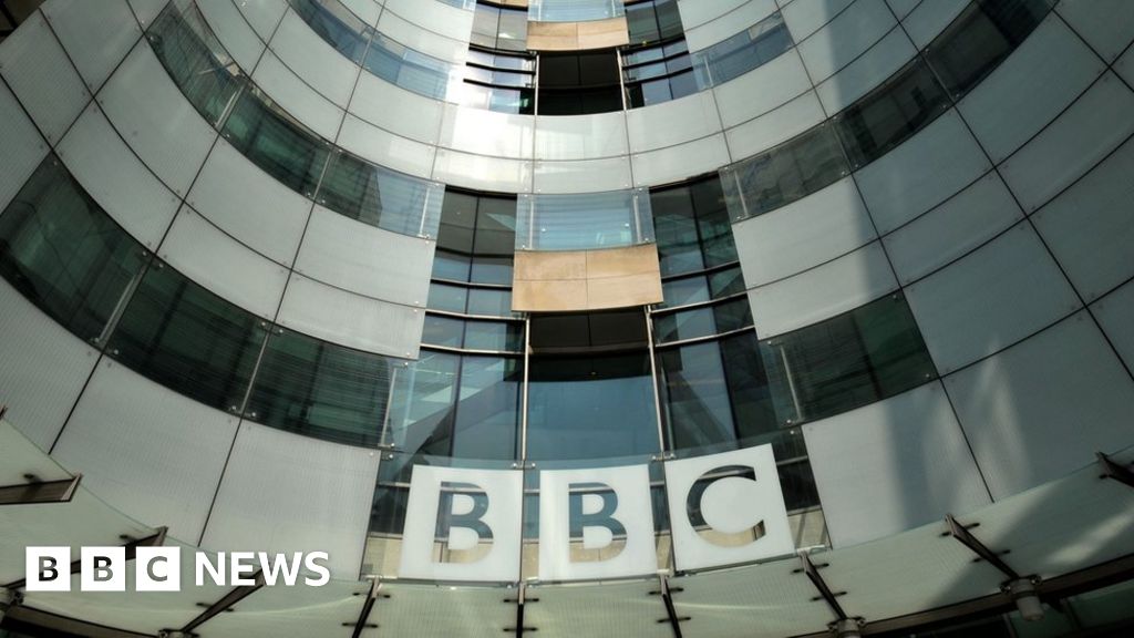 Presenter photo claims are clear crisis for BBC