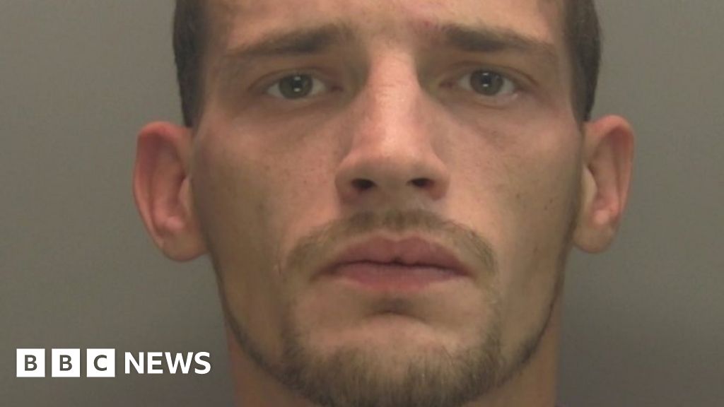 Lincolnshire couple sat on knife-wielding burglar