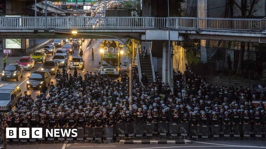 Thai protests: Large gatherings banned under emergency decree