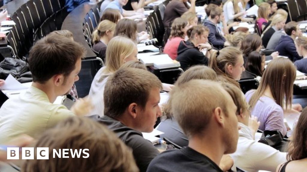 University Fees Linked To Teaching Quality - BBC News