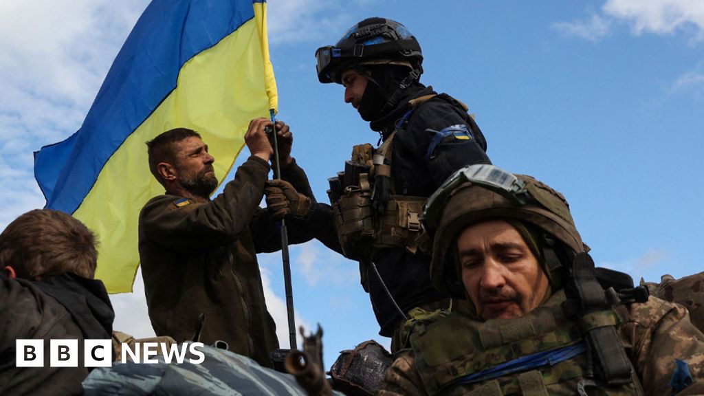 Ukrajina snižuje věk pro bojové povolání, aby zvýšil počet
