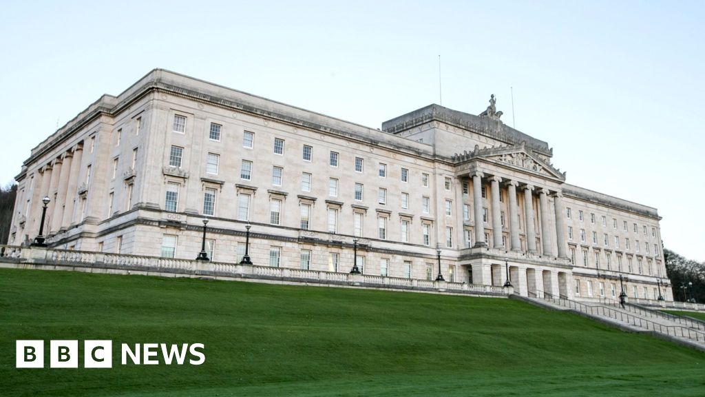 Stormont: Party leaders discuss priorities for new executive