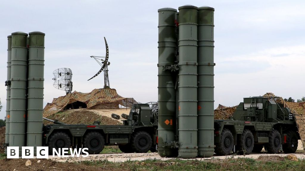 Russia S-400 Syria missile deployment sends robust signal - BBC News