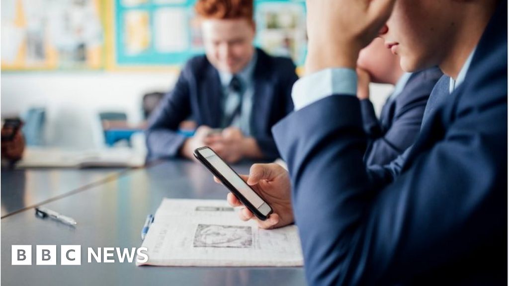 Lockdown learning 'gulf' sparks call to treble pupil premium
