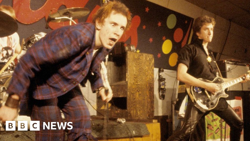 Sex Pistols In Legal Dispute Over Danny Boyle S New Tv Series c News