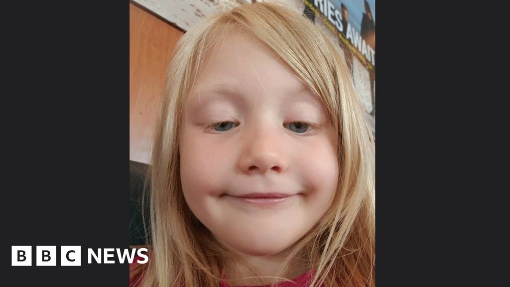 Body of missing Alesha MacPhail, 6, found on Isle of Bute - BBC News