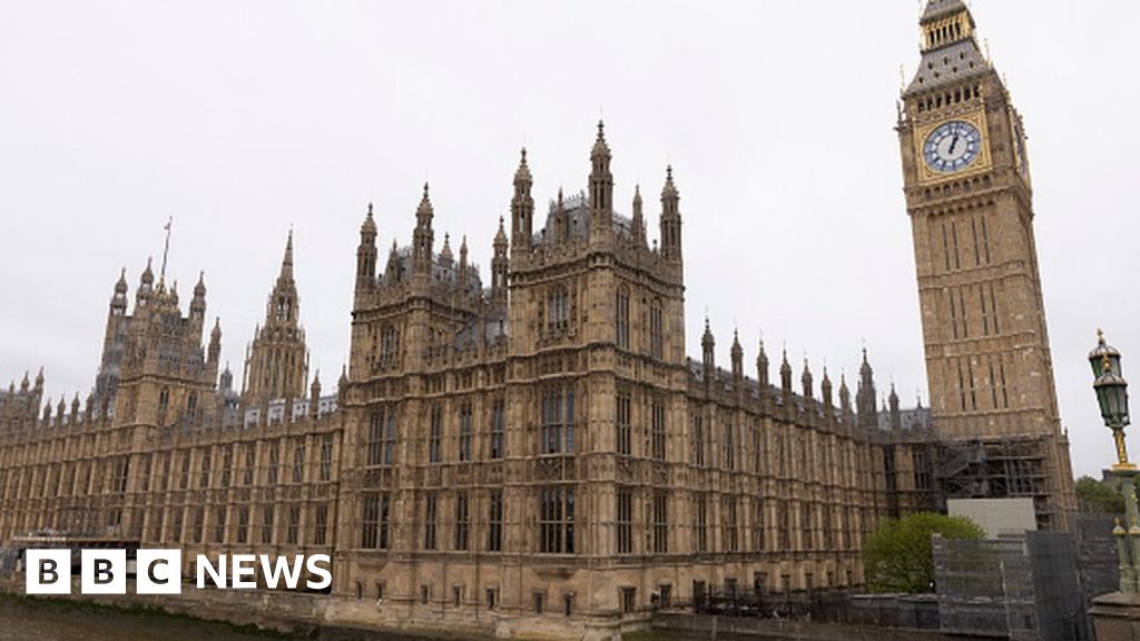 MPs should remain staff employers, Commons committee says