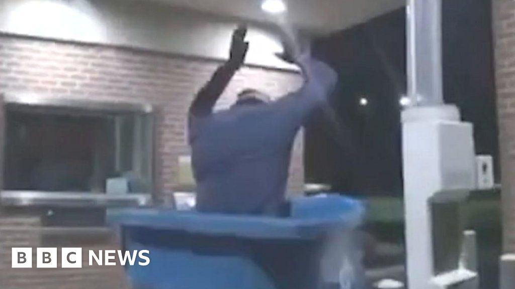 Ohio: Bungling Burglar Suspect Falls Into Bin From Roof